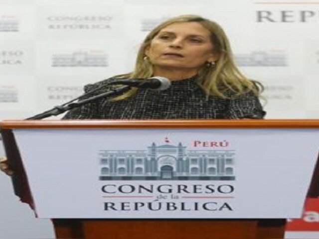 María del Carmen Alva cuestionó legitimidad de detener elección de Defensor del Pueblo