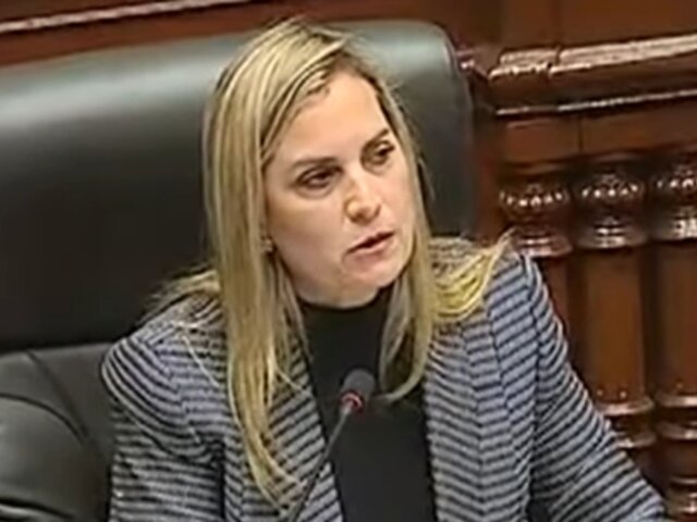 María del Carmen Alva: “El Congreso sí trabaja, los que no trabajan están en Plaza de Armas”