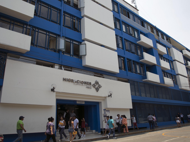 Migraciones: colas en sede de Breña disminuyen tras la llegada de 96 000 pasaportes