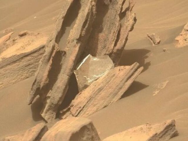 Rover "Perseverance" de la NASA encuentra papel aluminio en Marte
