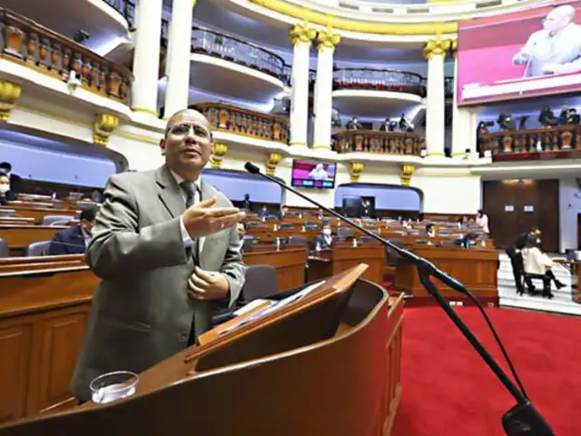 Congreso debate censura a Ministro del Interior, Dimitri Senmache