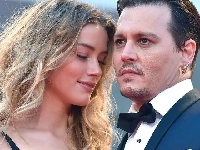 Amber Heard escribirá libro sobre Johnny Depp para poder pagarle los USD 10 millones al actor