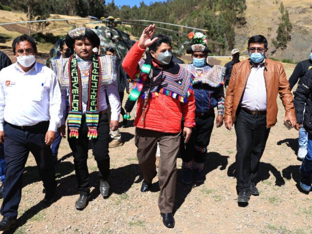 Pedro Castillo viajó a Huancavelica para reunirse con autoridades locales