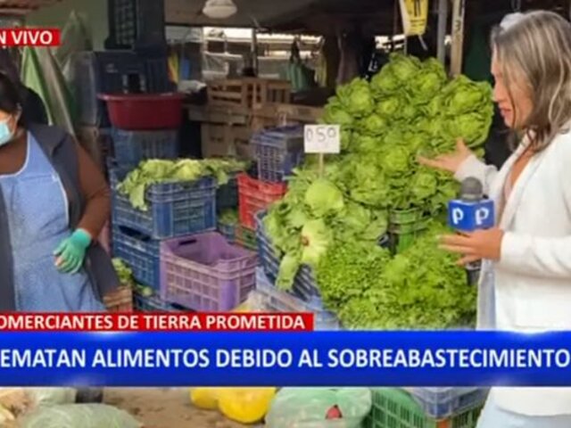 Comerciantes de mercado "Tierra Prometida" rematan alimentos por sobreabastecimiento