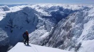 Áncash: piden ayuda para montañista atrapada en una grieta del nevado Huascarán