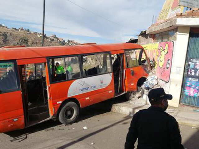 Arequipa: al menos 15 escolares resultaron heridos tras choque de ómnibus contra vivienda