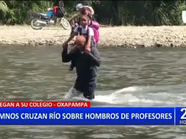 Oxapampa: Profesores y alumnos arriesgan sus vidas cruzando río