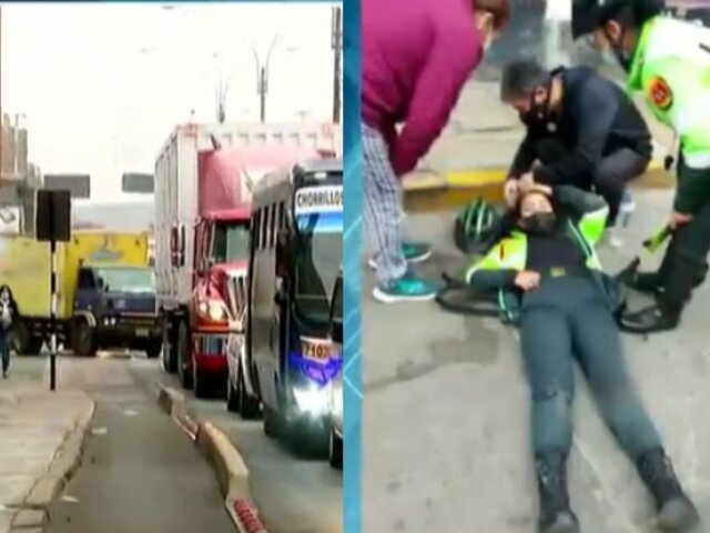 Irresponsable motociclista atropella a mujer policía tras invadir ciclovía