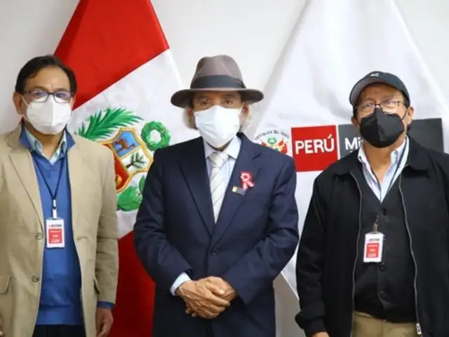 Especialistas peruanos y extranjeros trabajarán en la recuperación del lago Titicaca