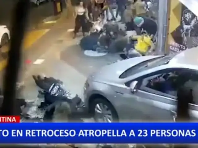 Argentina: Vehículo en retroceso atropella a 23 personas