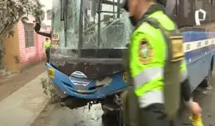 Choque entre bus y mototaxi deja dos muertos en VMT: vecinos denuncian falta de semáforos en el lugar