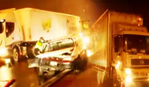 Surco: Camioneta se despista y choca en la Panamericana Sur