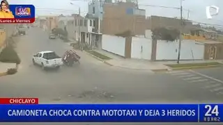 Chiclayo: camioneta choca con mototaxi que trasportaba pasajeros