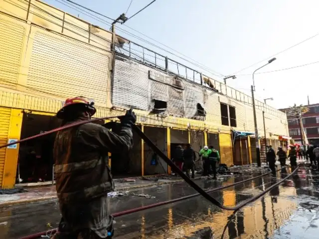 Incendio en La Victoria: siniestro consumió taller de repuestos en comercial ‘El Misti’