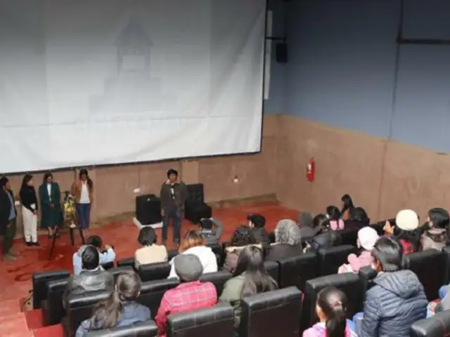 Cusco: inauguran primera sala de cine alternativa en Sicuani