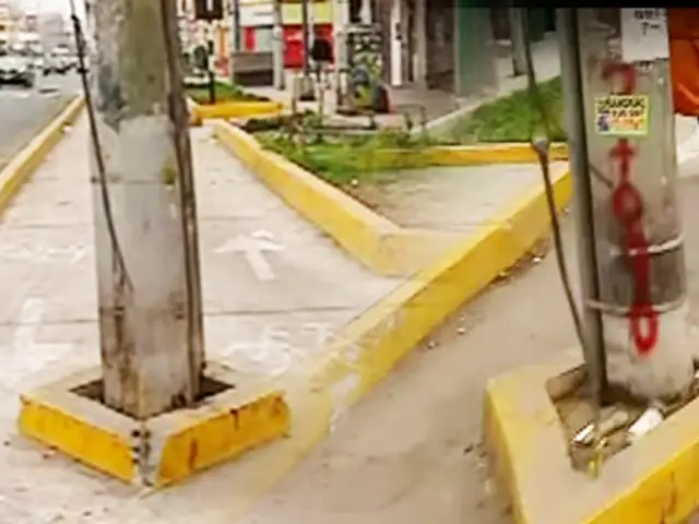 ¡Insólito!: Ciclovía tiene postes y no cuenta con señalización en La Victoria
