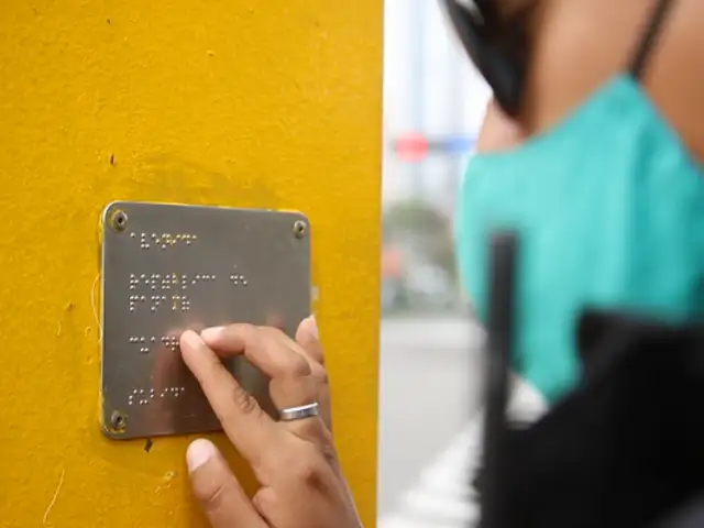 Instalan 181 placas braille y repetidores acústicos en intersecciones viales de 14 distritos de Lima