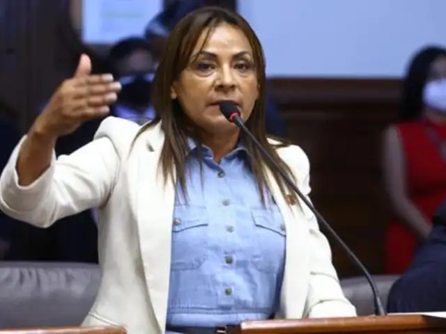 Tras renuncia a Somos Perú, Kira Alcarraz cuestiona a presidenta Patricia Li