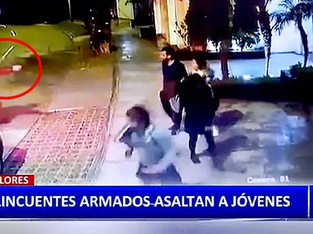 Miraflores: amigos son asaltados por dos sujetos armados