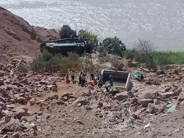Tragedia en el Cusco: al menos cuatro turistas murieron tras caer minivan a un precipicio