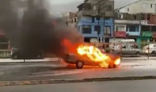 Independencia: Auto a gas se prende en llamas y chofer escapa con quemaduras leves