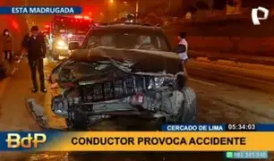Accidente vehicular: conductor se queda dormido y choca contra muro en la Vía Expresa