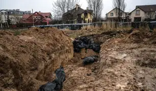 Ucrania responsabiliza a soldados rusos: hallan una fosa común con más de 400 cuerpos