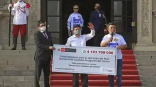 Ministro de Salud dice que cheque ofrecido para niños con cáncer era un presupuesto a largo plazo