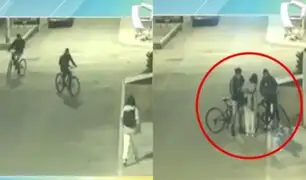 Fingían ser ciclistas: delincuentes en bicicleta encañonan a una joven y le roban su mochila