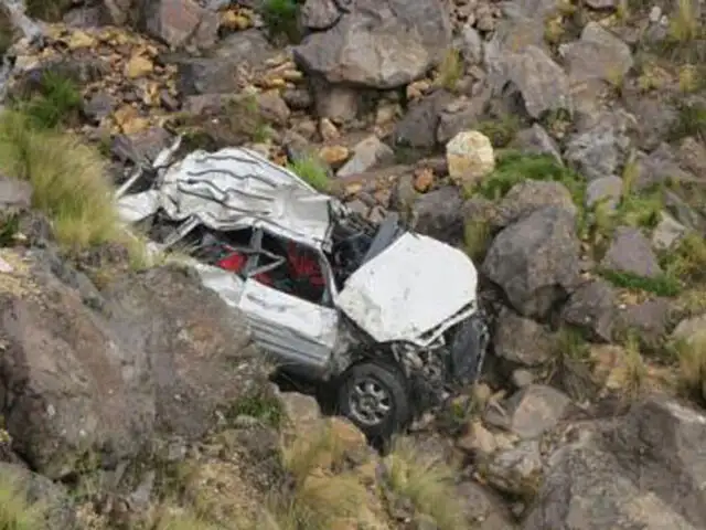 Despiste y caída de camioneta a un abismo de 300 metros deja seis muertos en La Libertad