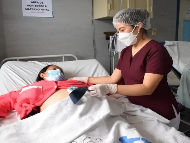 Cerca de 900 bebés de gestantes infectadas con COVID-19 nacieron sanos y a salvo en hospital Almenara de EsSalud