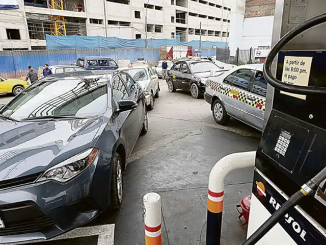 Opecu: Repsol y Petroperú bajaron precios de combustibles hasta en un 3.4%