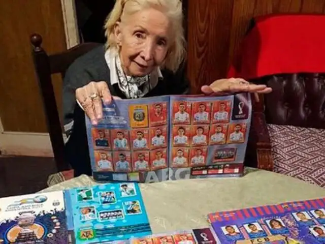 Abuelita de 75 años gasta toda su jubilación en figuritas del álbum Panini para sus nietos