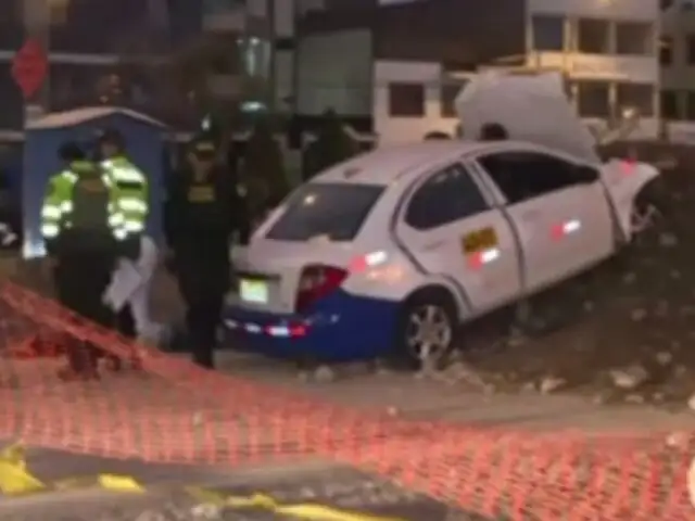 Los Olivos: muere taxista tras chocar a toda velocidad contra montículo de tierra