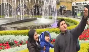 Familias y turistas visitaron la plaza de Armas sin restricciones tras retiro de rejas