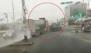 Carabayllo: camión sin frenos choca contra camioneta e invade vereda