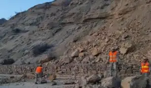 Temblor de 6.1 en Piura: Ejército ayuda a remover escombros de la carretera La Huaca – Paita