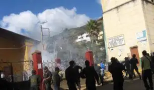 Huánuco: pobladores atacan con piedras y palos a policías que trataban de desbloquear carretera