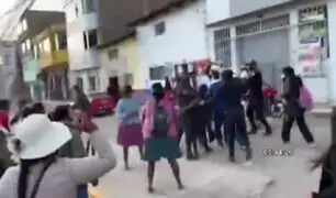 Apurímac: Padres y estudiantes se enfrentan a policías para evitar demolición de colegio