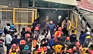 VIDEO: trabajadores mineros atacan a fiscal y policías durante una diligencia en la región La Libertad