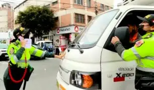 "¿Tú quién eres?": chofer a mujer policía tras estacionarse en zona para personas con discapacidad