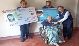 A los 101 años de edad: ciudadana recibe por primera vez su DNI en Ica