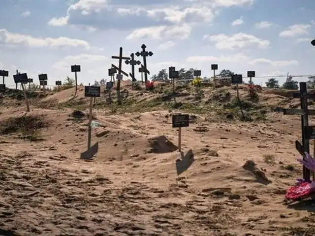 Ucrania: exhuman alrededor de un millar de cuerpos en territorios recuperados