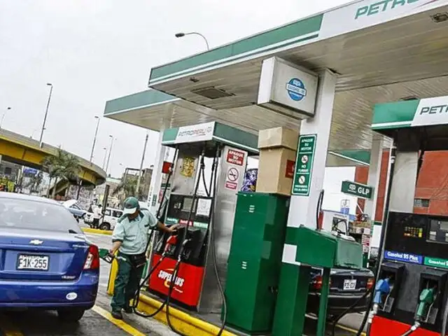 ¿A cuánto bajo el preció de la gasolina por galón en grifos de Petroperú en Lima?