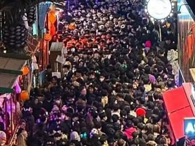 VIDEO: al menos 59 muertos y 150 heridos deja avalancha humana durante fiesta de Halloween en Seúl