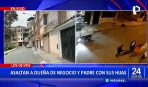 Doble asalto en Los Olivos: Delincuente en moto roba a dueña de negocio y a padre con sus hijas