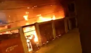 Incendio en Chorrillos: más de 10 mototaxis se quemaron en almacén encendido por las llamas