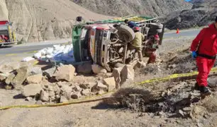 Tacna: un muerto y un herido grave deja despiste de camión cargado de contrabando