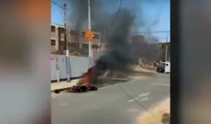 Chorrillos: ladrones intentan robar a escolar y vecinos le incendian la mototaxi