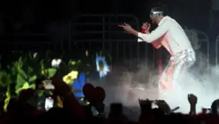 Dron cae en la cabeza de una mujer durante concierto de Bad Bunny
